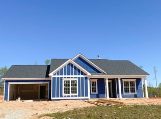 424 N Point Cir #40, Hartwell, GA 30643