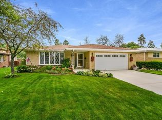 95 Frances Ln, Chicago Heights, IL 60411