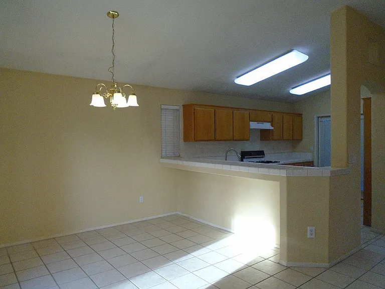 5319 Silvergate St — Photo 4