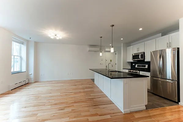 Rented by CORE | media 24