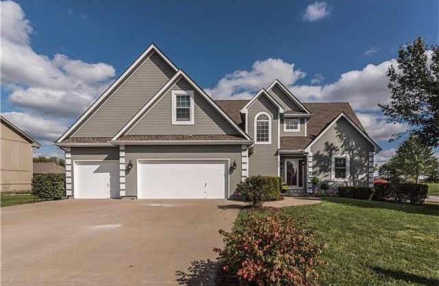 Welcome to 313 Pecan Tree, Lone Jack, MO 64070