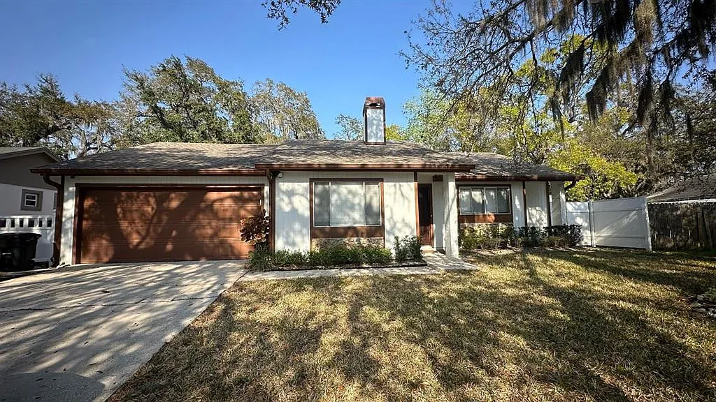 3 bed, 2.0 bath, 1343 sqft, $2,300 — Photo 1