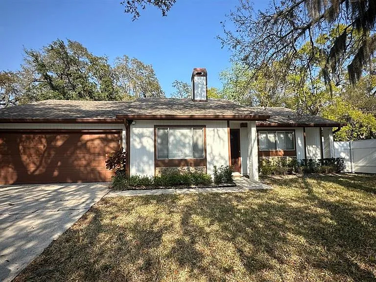 102 Winding Ridge Dr — Photo 1