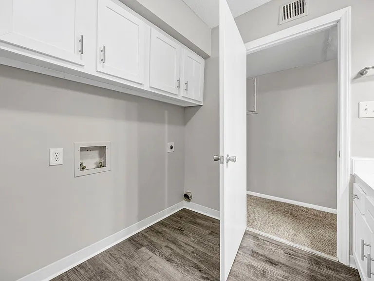 Landmark Woods Apartment Homes — Photo 42