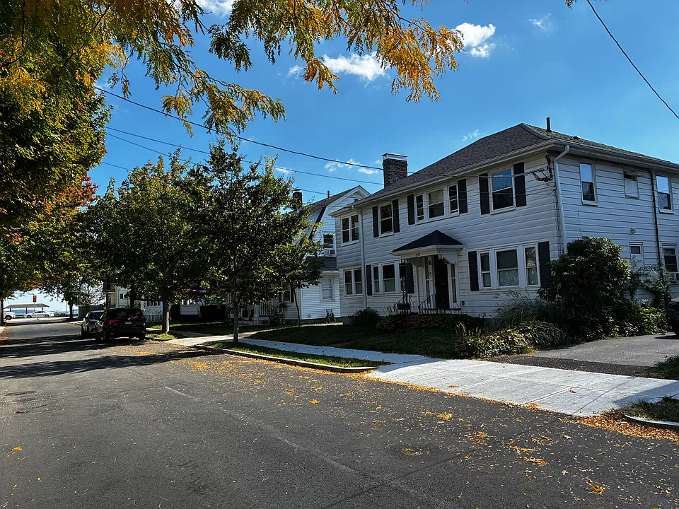 291 Billings St #2