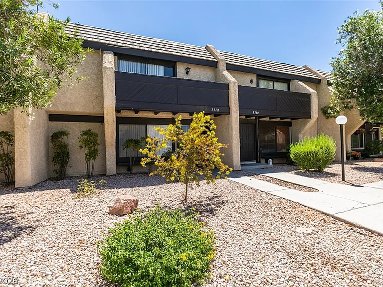 3318 China Dr — Photo 2