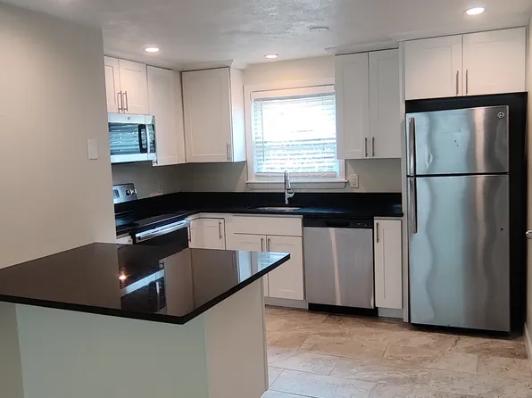 5 Edwards St APT 3, Beverly, MA 01915
