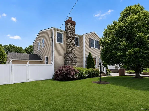 56 Dail Street, New Hyde Park, NY 11040