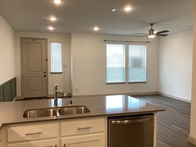 4429 Union St — Photo 6