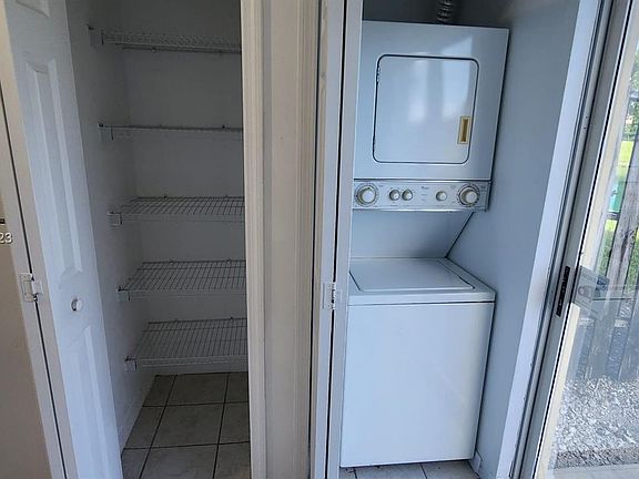 4th image of 925 NE 34th Ave Unit 102