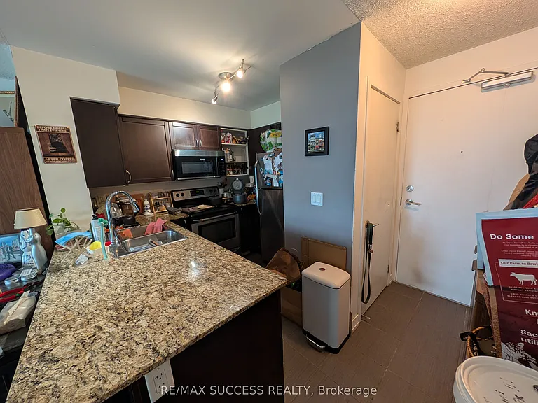 812 Lansdowne Ave #1211 — Photo 6