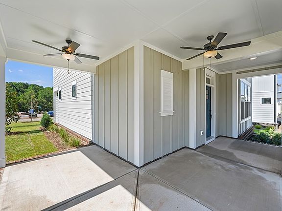 The Chennault - Porch