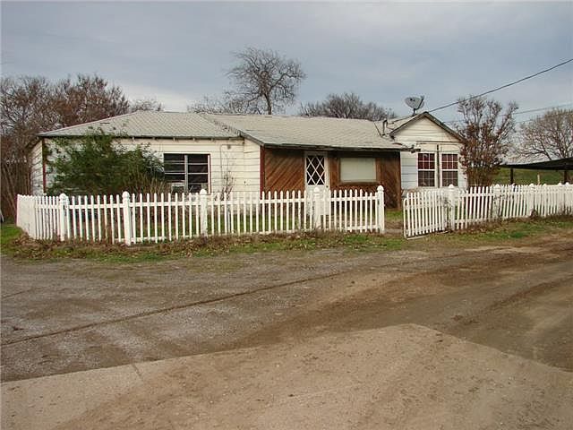 2nd image of 4120 Poinsetta Dr