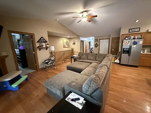 3rd image of 424 Callaway BOULEVARD