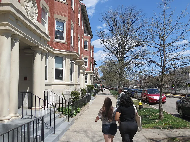 Commonwealth Ave — Photo 5