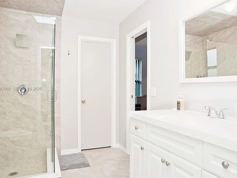 722 SE Thanksgiving Ave — Photo 16