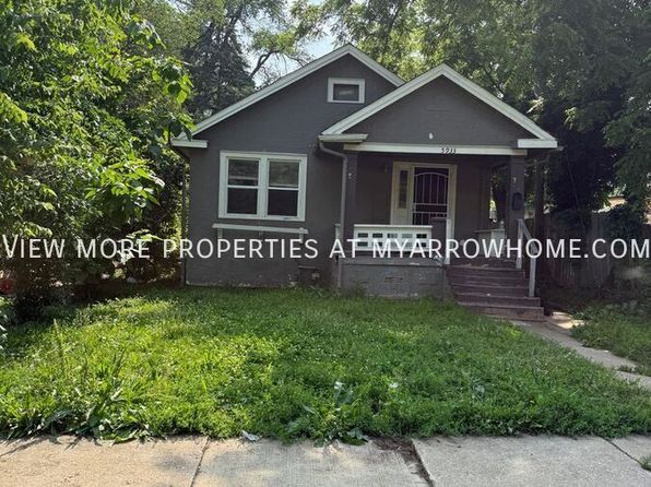 5933 Walrond Ave