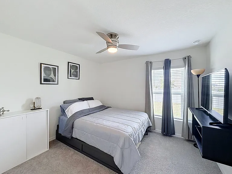 339 Towns Cir — Photo 16