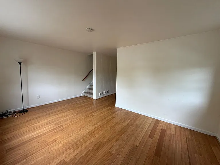 5540 60th Ave — Photo 2