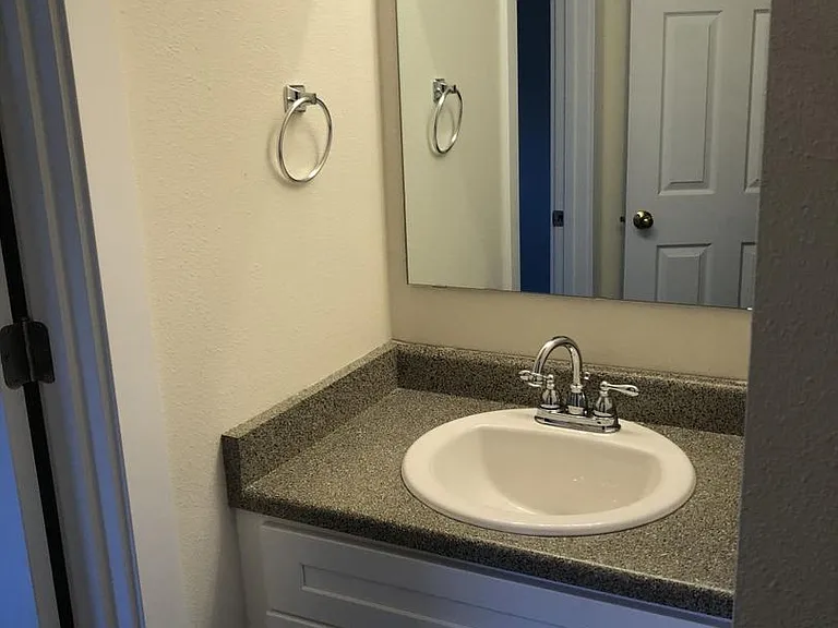Magnolia Court — Photo 11