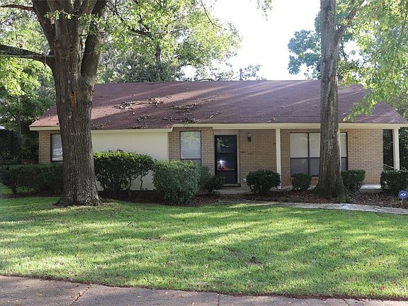 2nd image of 3212 Hillcrest Ln