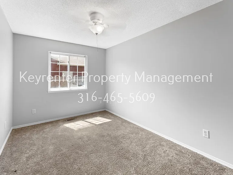 1610 E Summerwood St — Photo 5