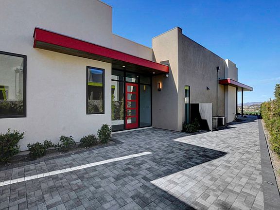 4th image of 658 Scenic Cliff Dr