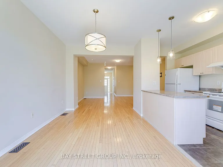 2413 Whistling Springs Cres — Photo 11