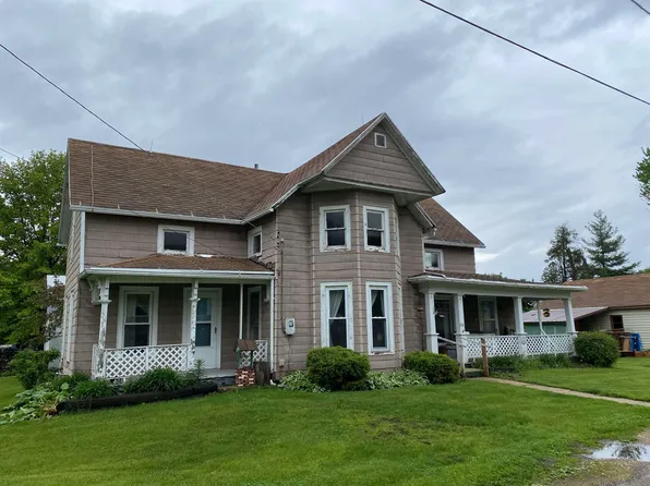 240 S Church St, Dakota, IL 61018
