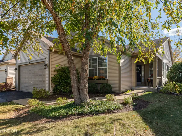 21123 Sterling Lake Ct, Crest Hill, IL 60403