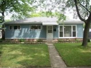 706 W James St, Villa Park, IL 60181