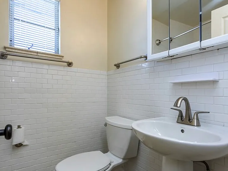 7420 W 10th Ave — Photo 4
