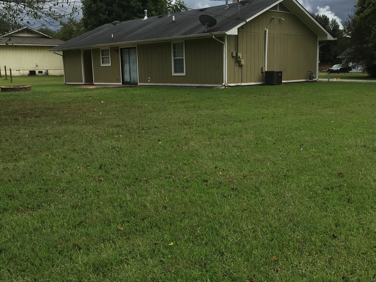 2 bed, 1100 sqft, $1,200 — Photo 2