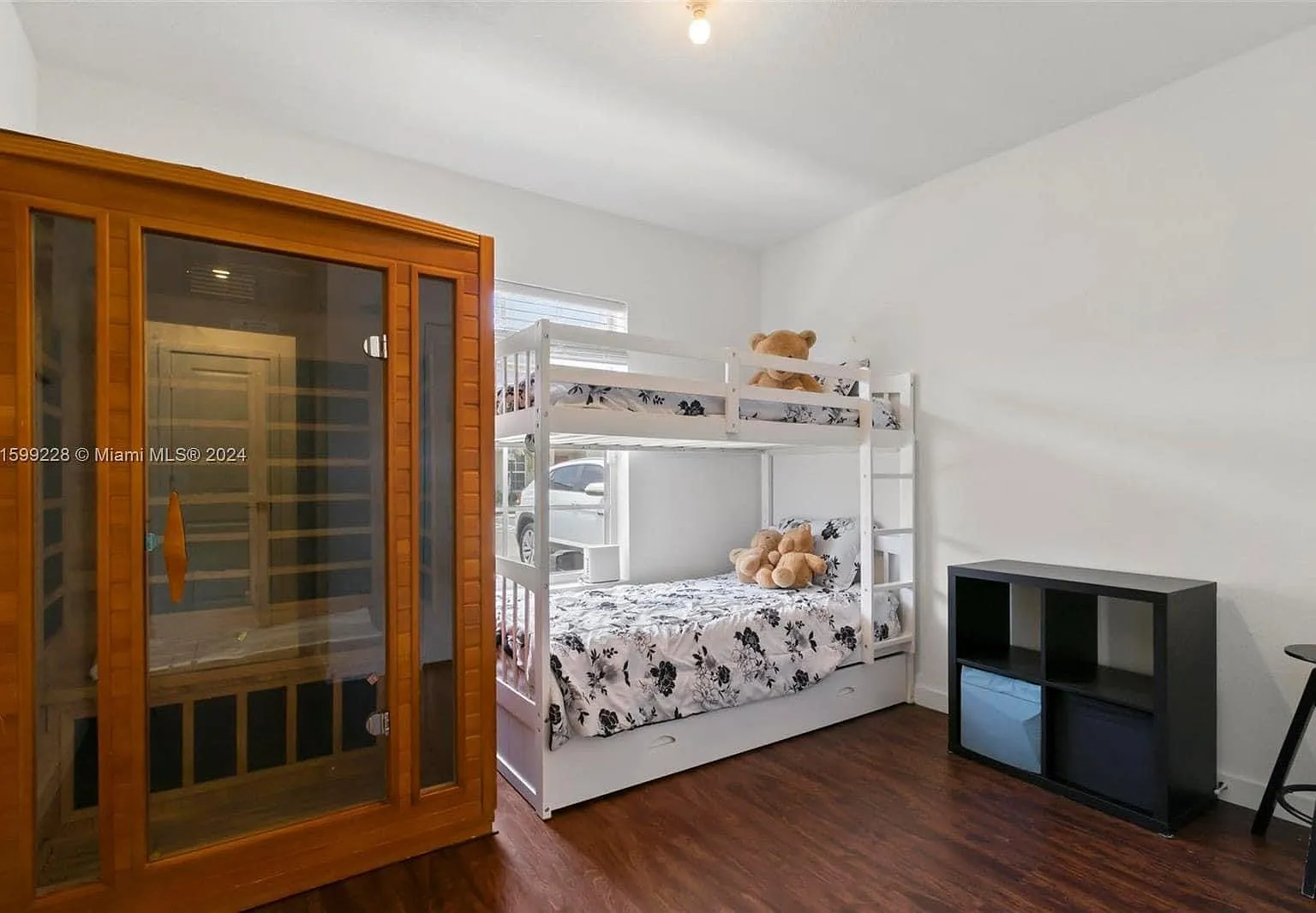 4 bed, 1700 sqft, $3,150 — Photo 3