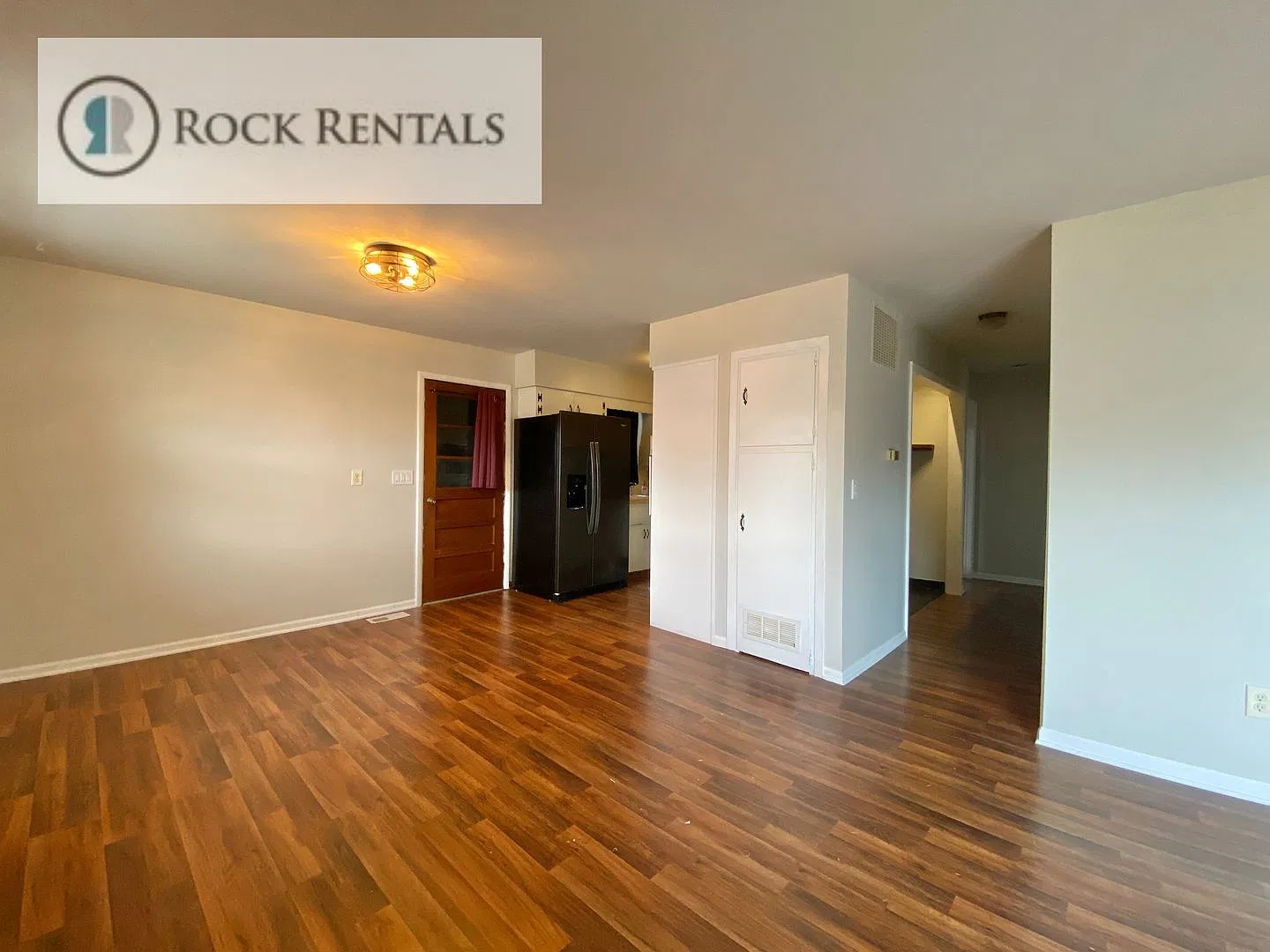 Beautiful Brick 3 Bed 1 Bath Ranch House — Photo 4