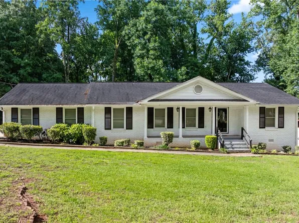 3210 Roseheath Ln, Lithonia, GA 30038
