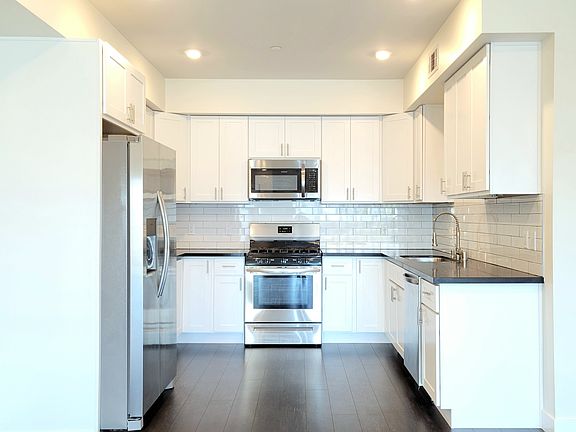 2nd image of 5758 Camellia Ave APT 404