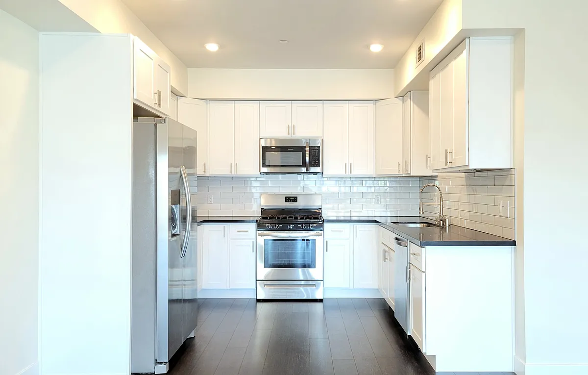 Building Photo - 5758 Camellia Ave #404