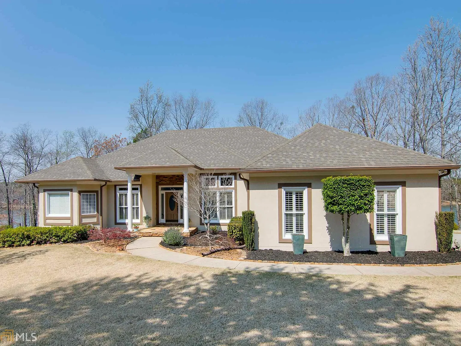 245 Monroe Dr photo 1