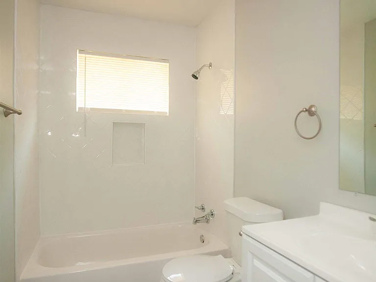 1401 Rebel Dr — Photo 7