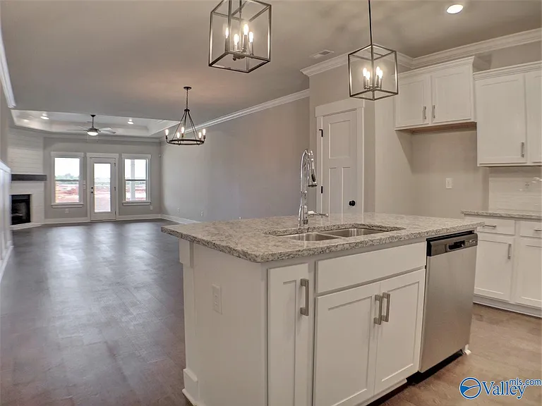 439 Ripple Lake Dr SW — Photo 2