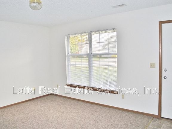 4th image of 1132 Dean Dr