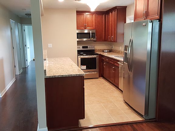 4th image of 17473 Warwick Blvd