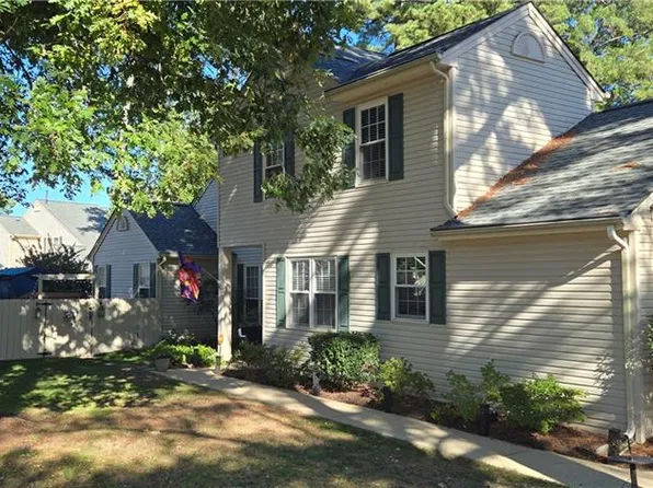 901 Lake Forest Dr, Newport News, VA 23602