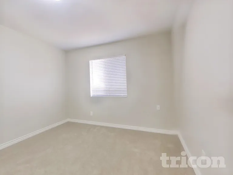 4775 W Morrow Dr — Photo 9