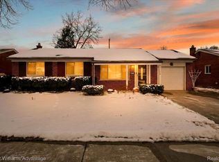 33086 Allen St, Livonia, MI 48154