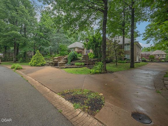 5th image of 704 Laurel Circle