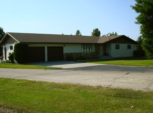 5225 134th Ave NW, Williston, ND 58801