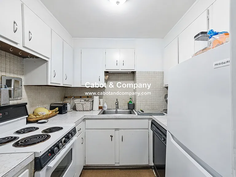 102 Appleton St #3 — Photo 4