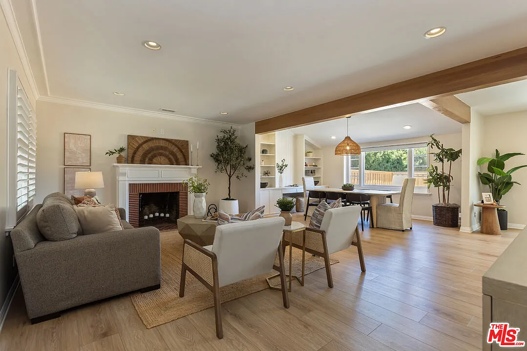 3 bed, 2.0 bath, 1930 sqft, $5,850 — Photo 1